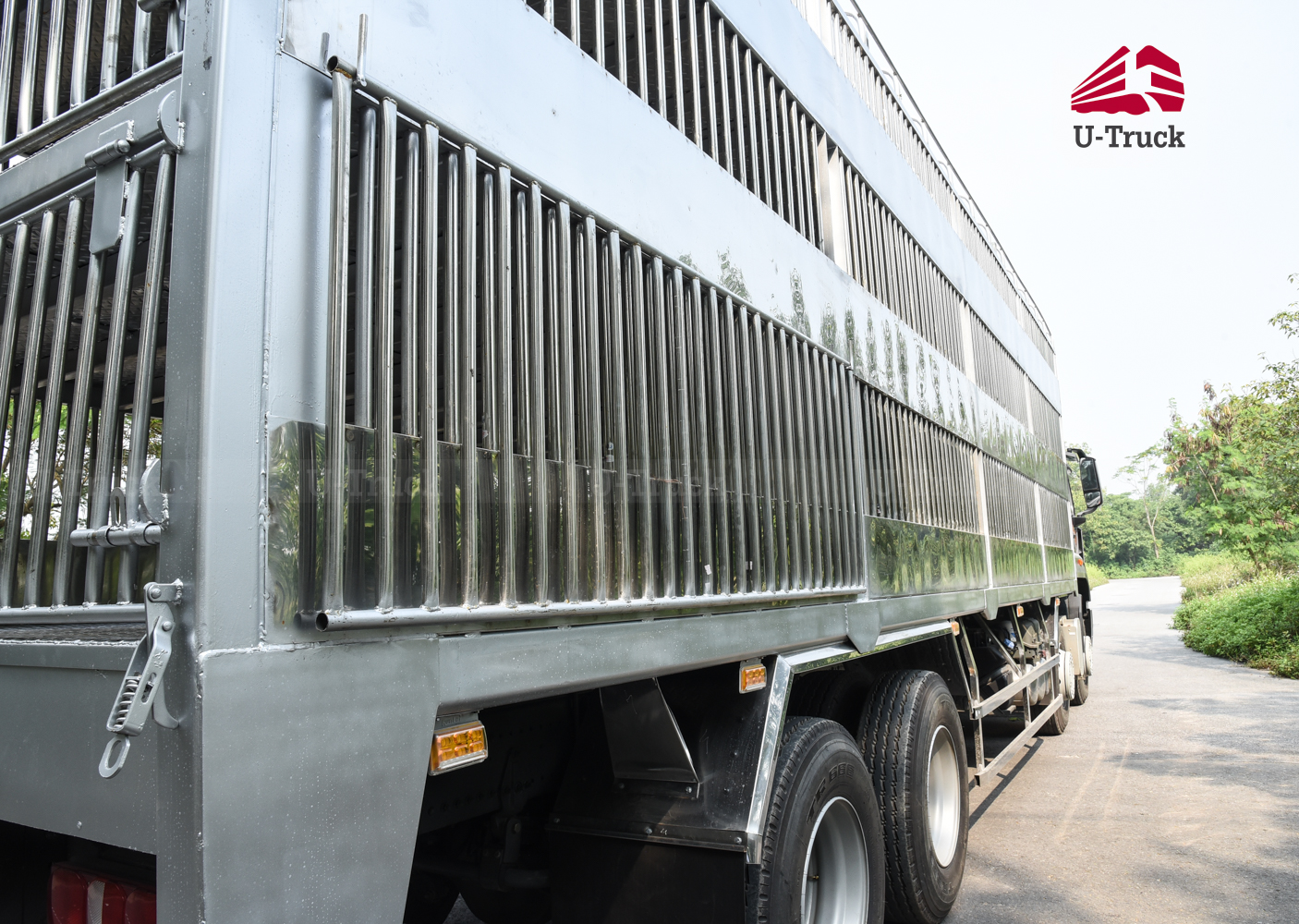 Xe chở gia súc HOWO NX 8×4 9m6