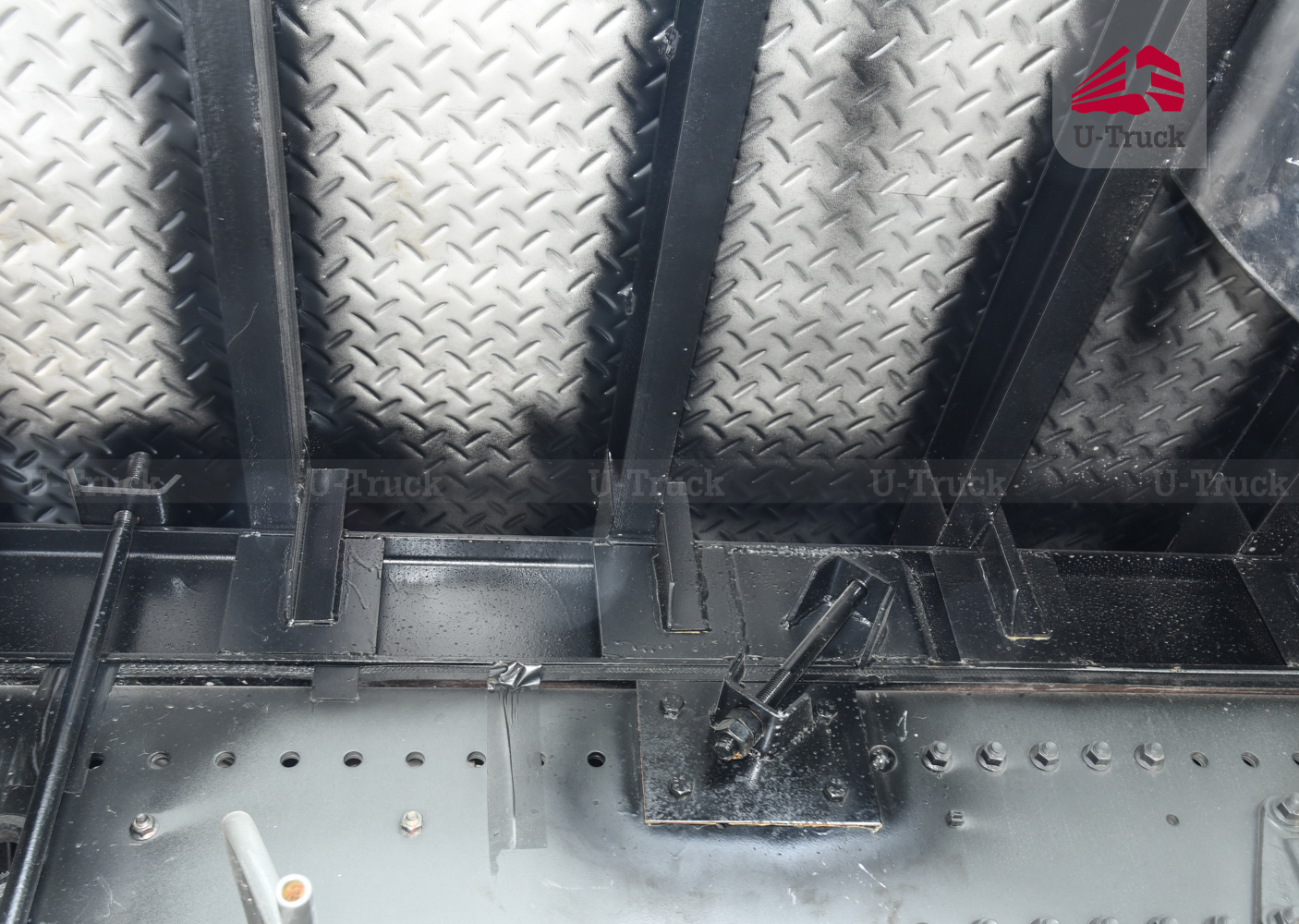 Xe chở gia súc HOWO NX 8×4 9m6