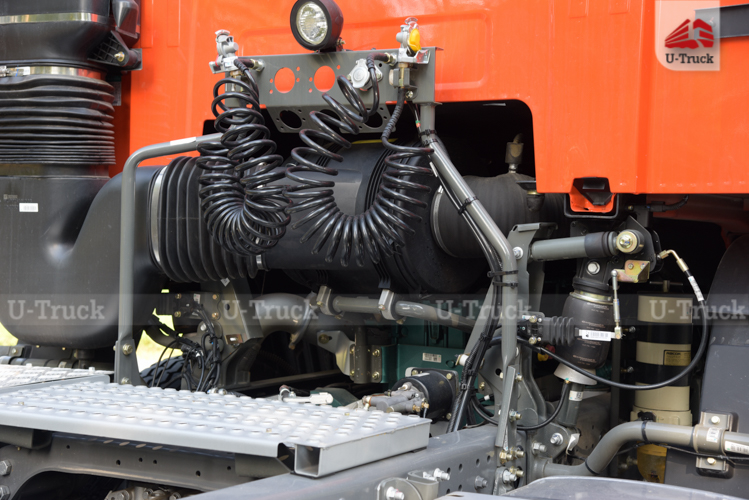 Xe chở gia súc HOWO NX 8×4 9m6