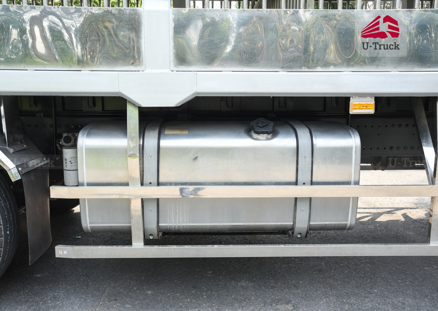 Xe chở gia súc HOWO NX 8×4 9m6