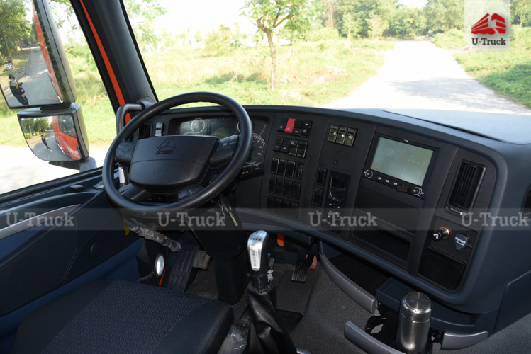 Xe chở gia súc HOWO NX 8×4 9m6