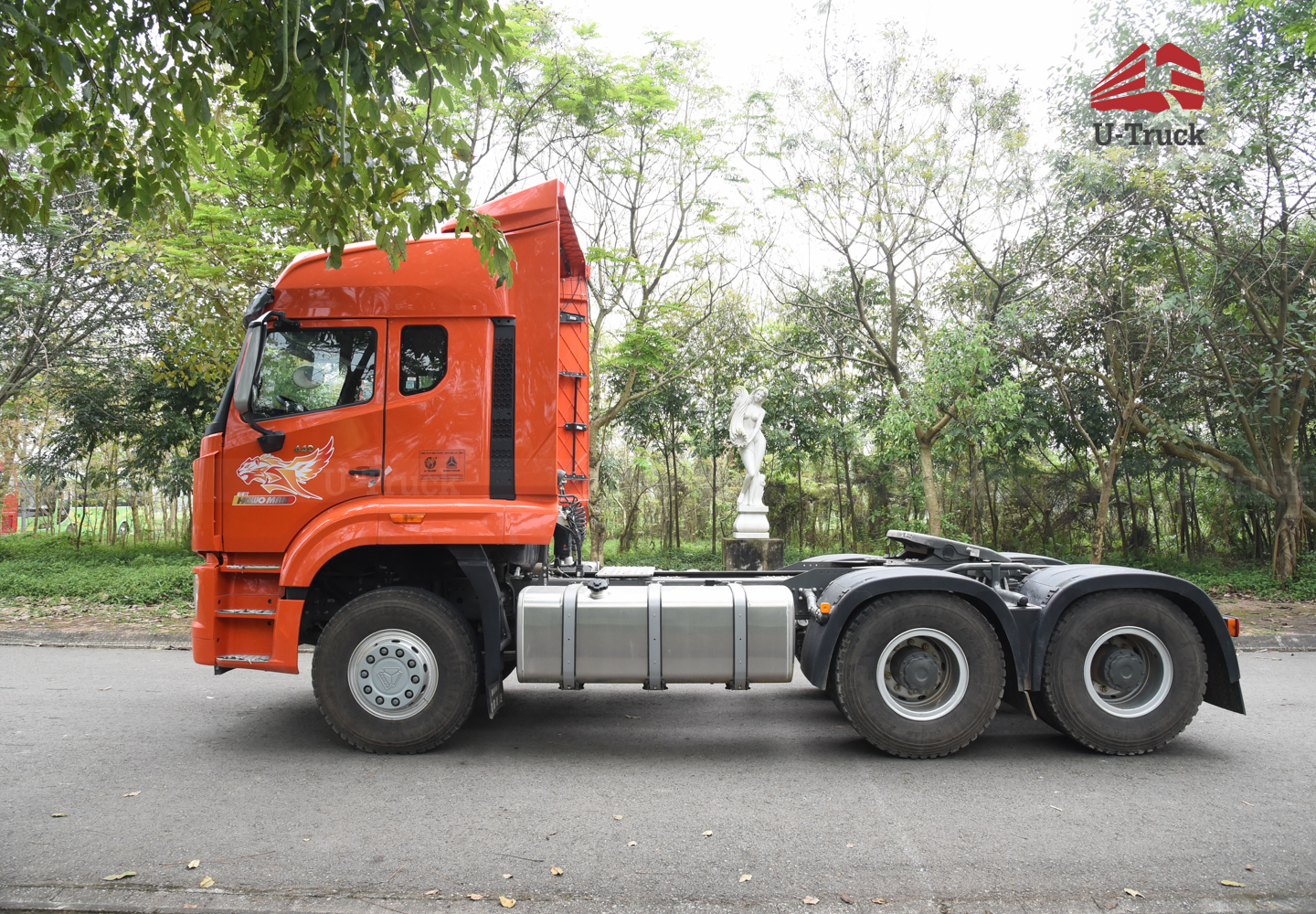 Xe đầu kéo HOWO NX 440 cầu dầu