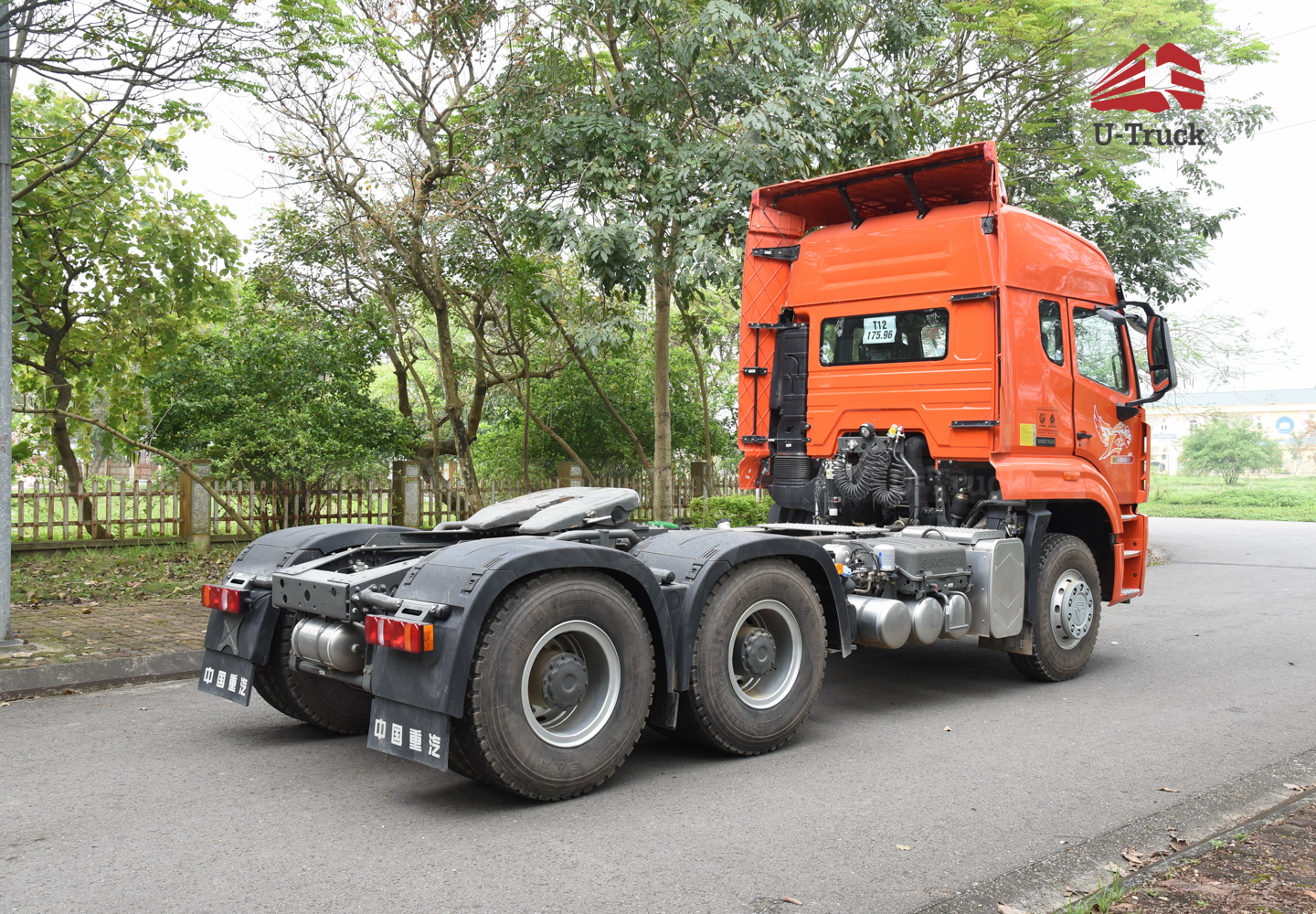 Xe đầu kéo HOWO NX 440 cầu dầu