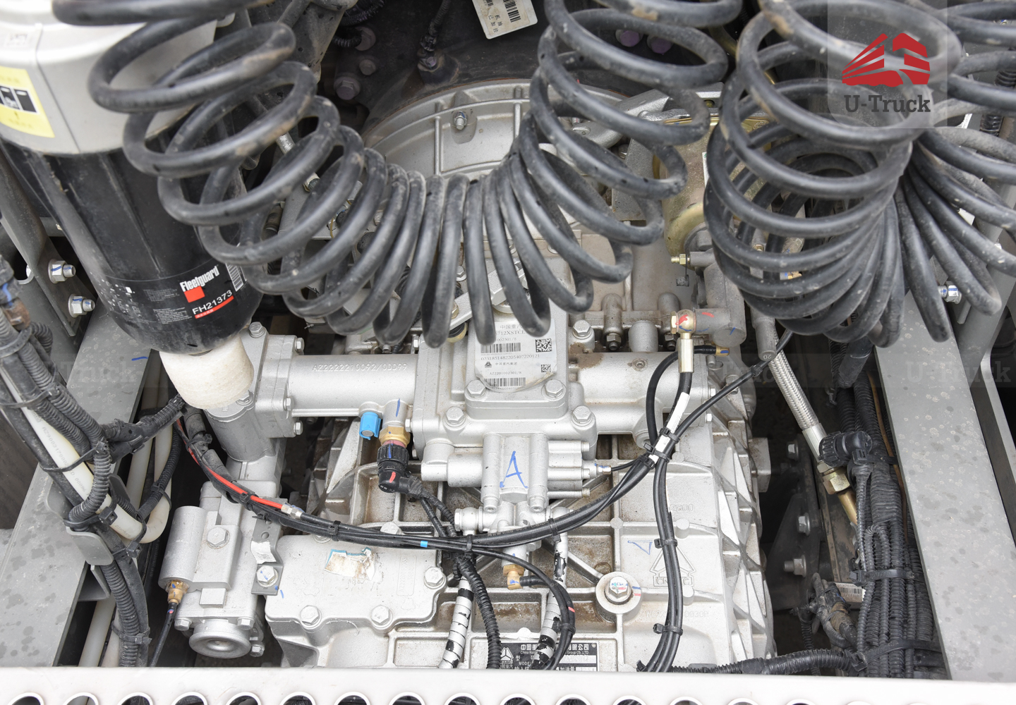 Xe đầu kéo HOWO NX 440 cầu dầu