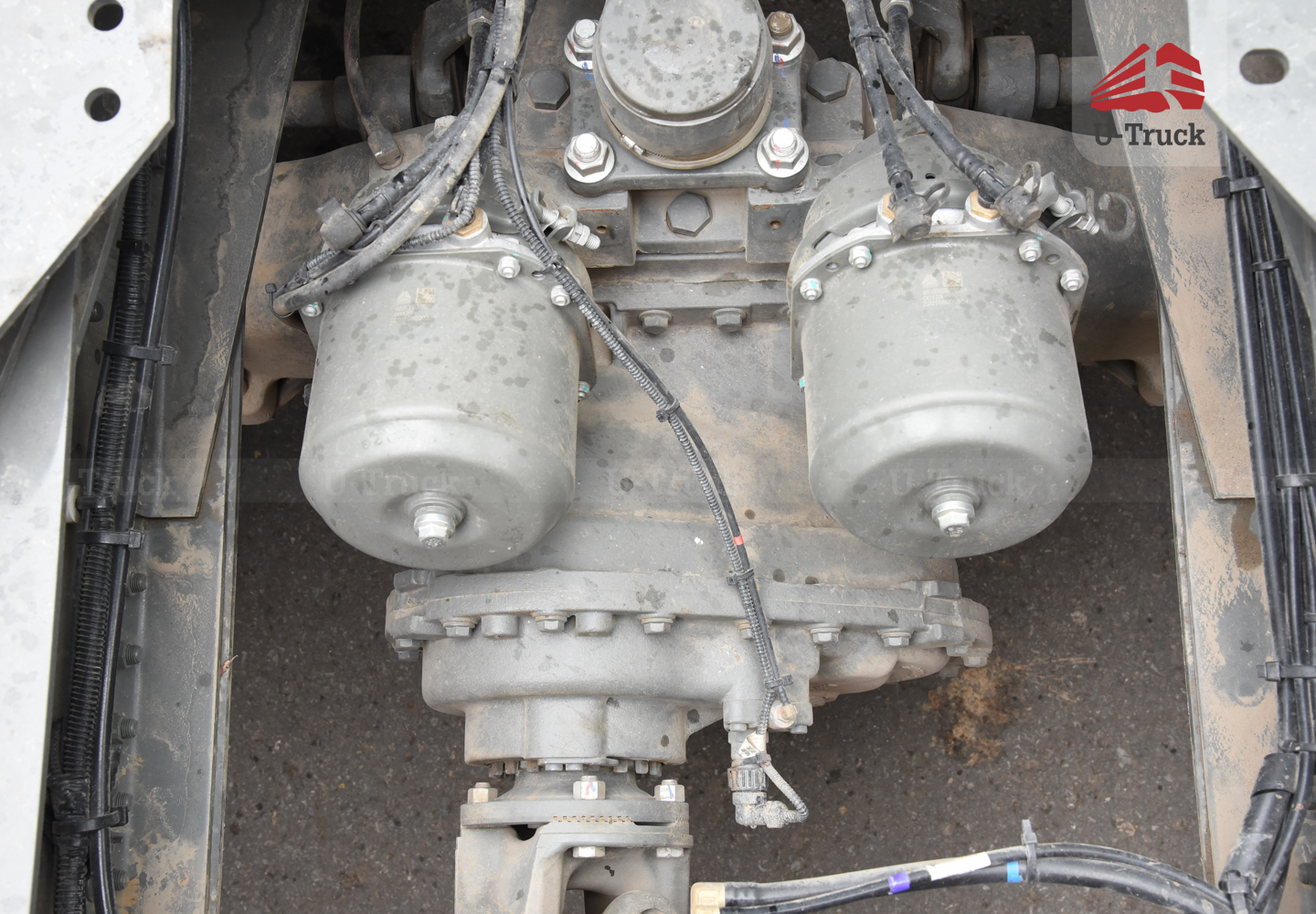 Xe đầu kéo HOWO NX 440 cầu dầu