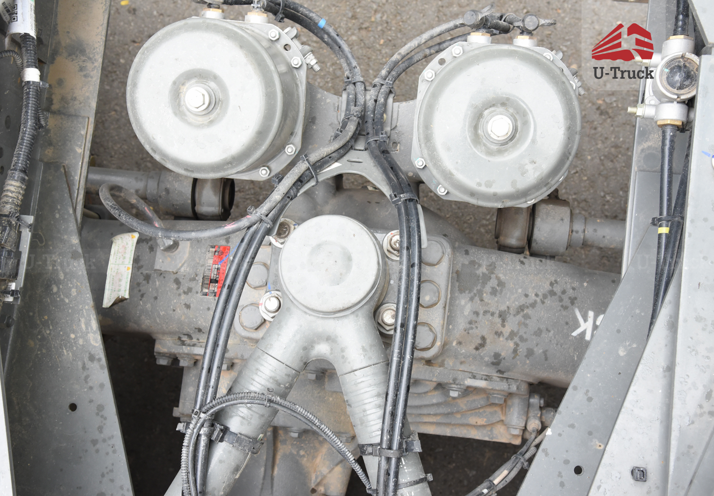 Xe đầu kéo HOWO NX 440 cầu dầu