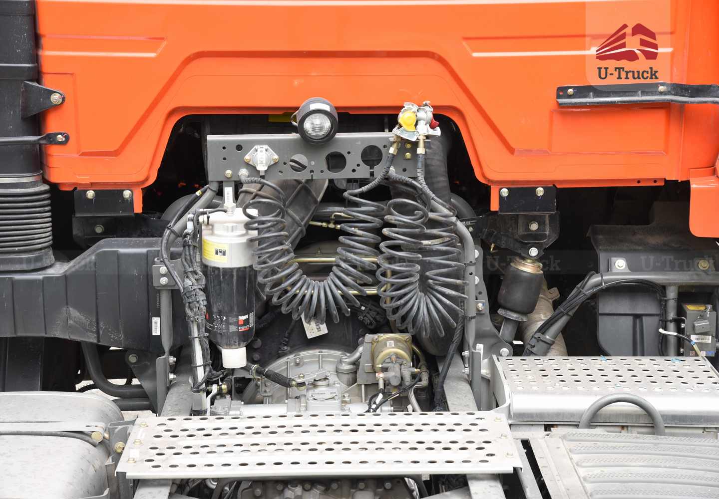 Xe đầu kéo HOWO NX 440 cầu dầu