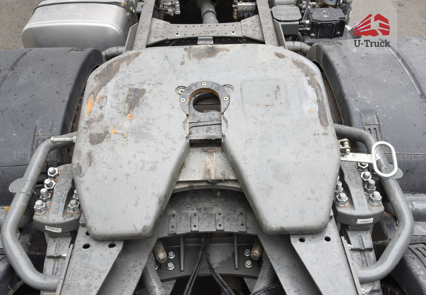 Xe đầu kéo HOWO NX 440 cầu dầu