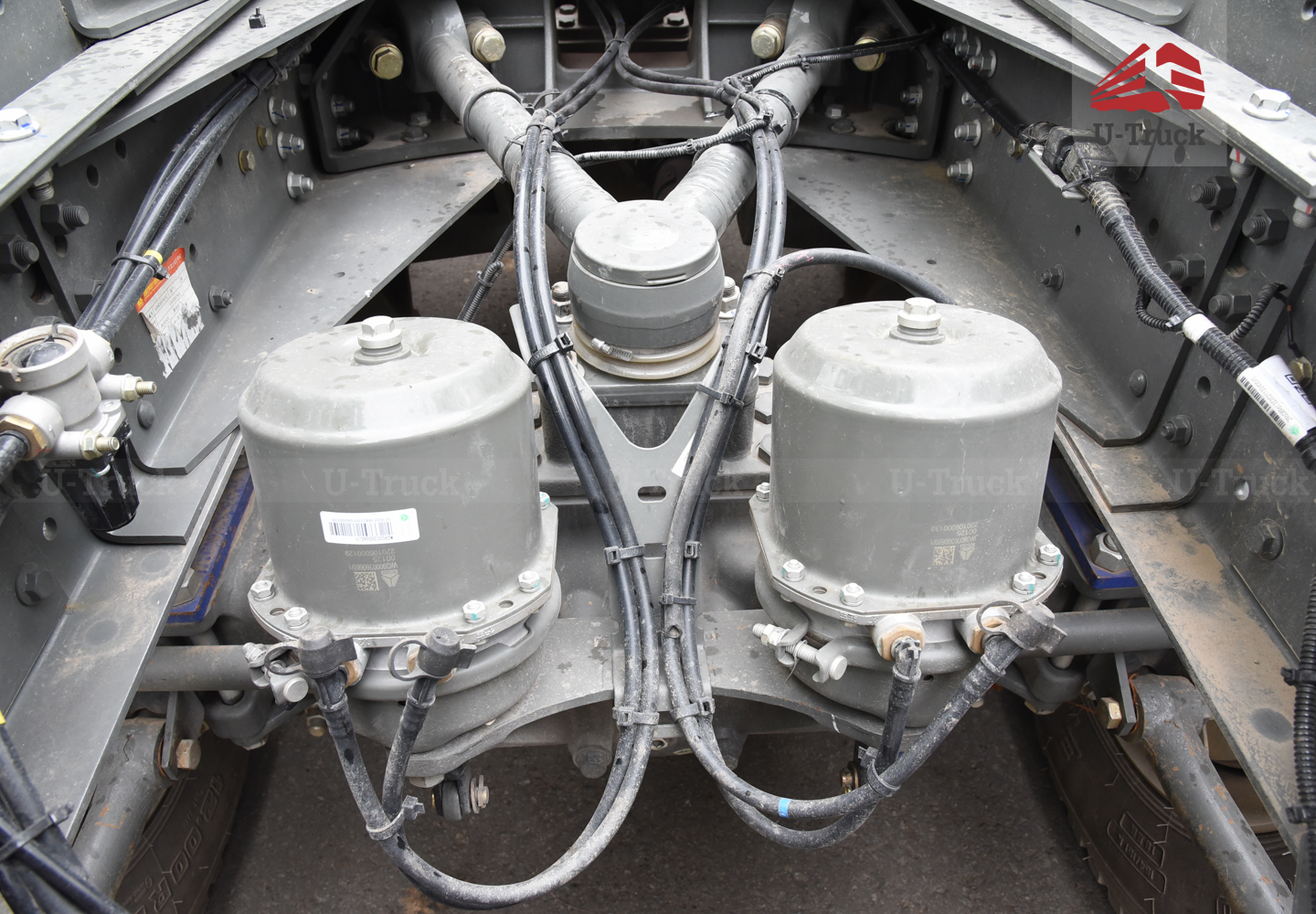 Xe đầu kéo HOWO NX 440 cầu dầu