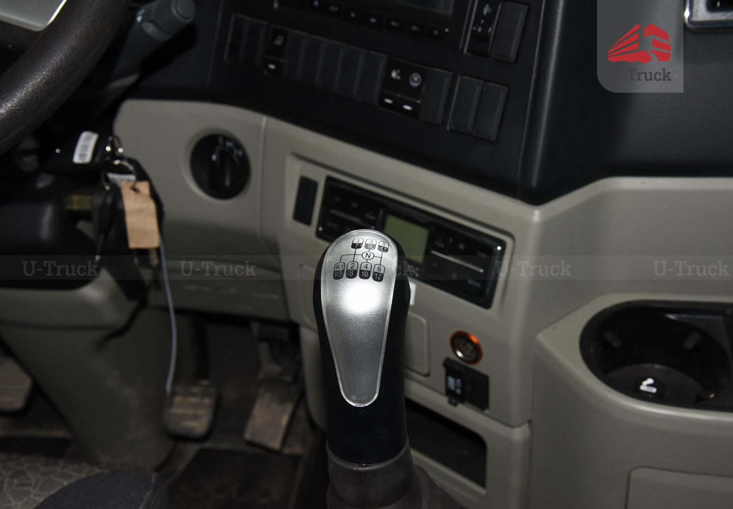 Xe đầu kéo HOWO NX 440 cầu láp