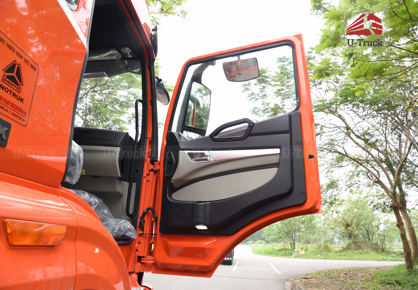 Xe đầu kéo HOWO NX 440 cầu dầu