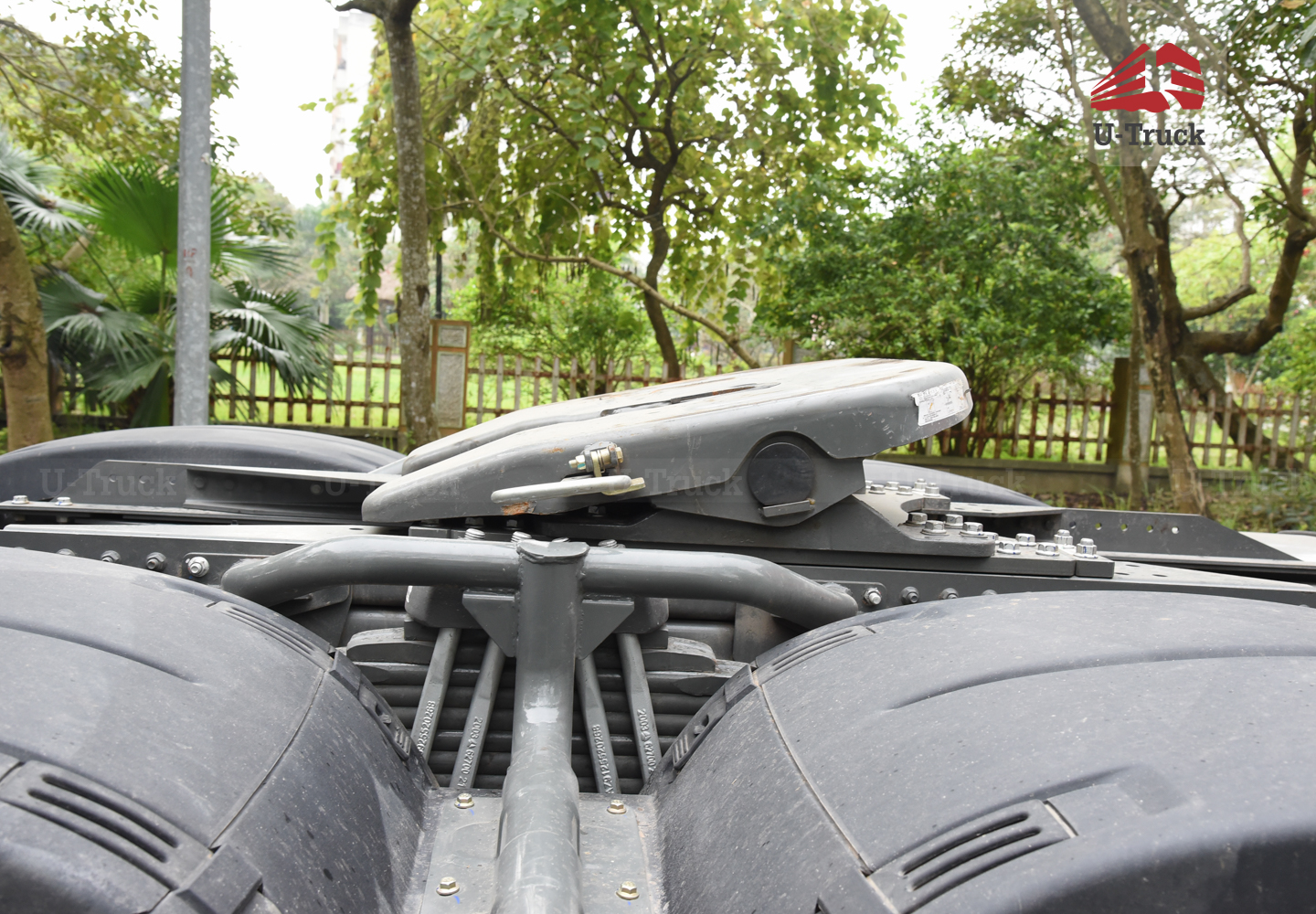 Xe đầu kéo HOWO NX 440 cầu dầu