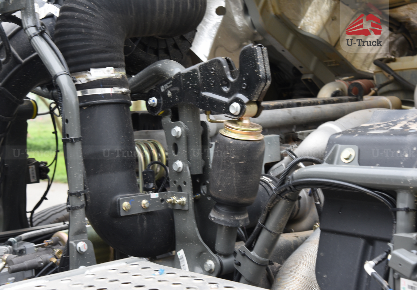 Xe đầu kéo HOWO NX 440 cầu láp