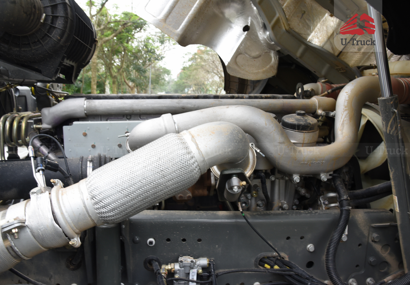 Xe đầu kéo HOWO NX 440 cầu láp