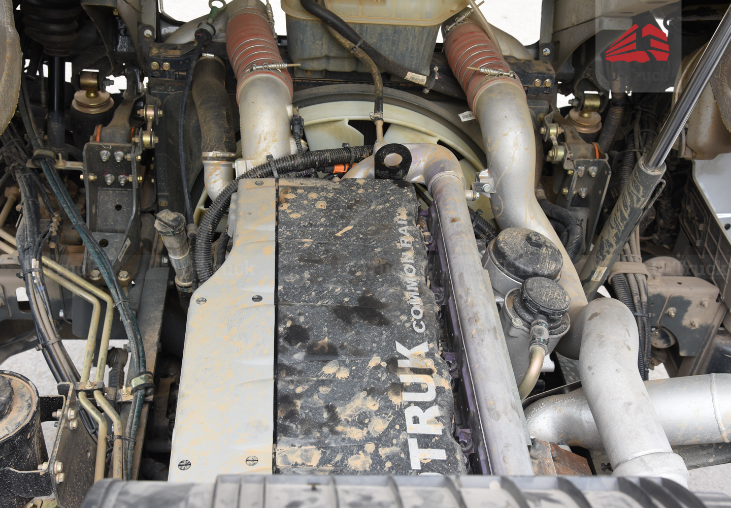 Xe đầu kéo HOWO NX 440 cầu dầu