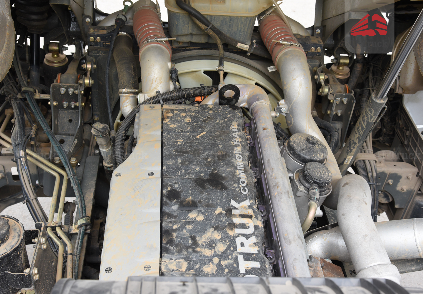 Xe đầu kéo HOWO NX 440 cầu láp