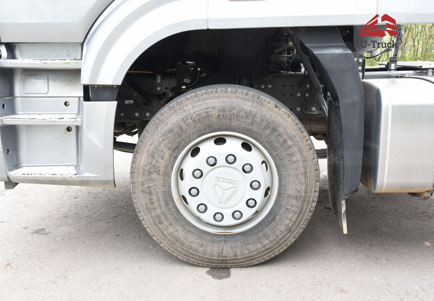 Xe đầu kéo HOWO NX 440 cầu láp