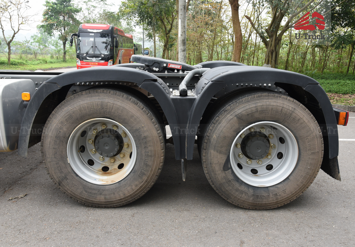 Xe đầu kéo HOWO NX 440 cầu láp