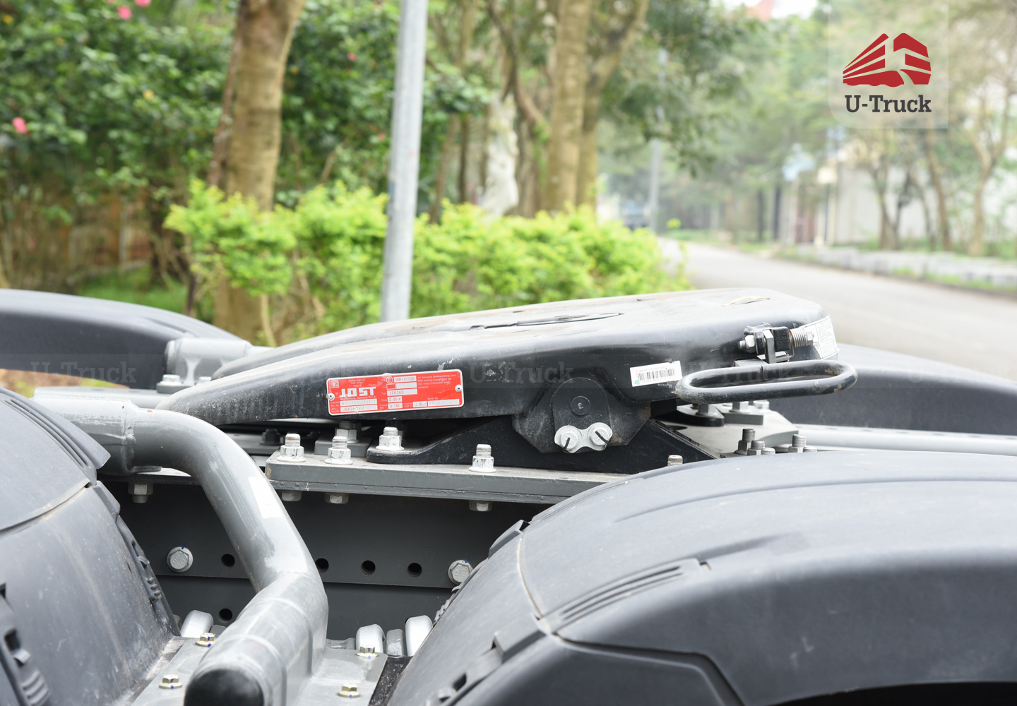 Xe đầu kéo HOWO NX 440 cầu láp