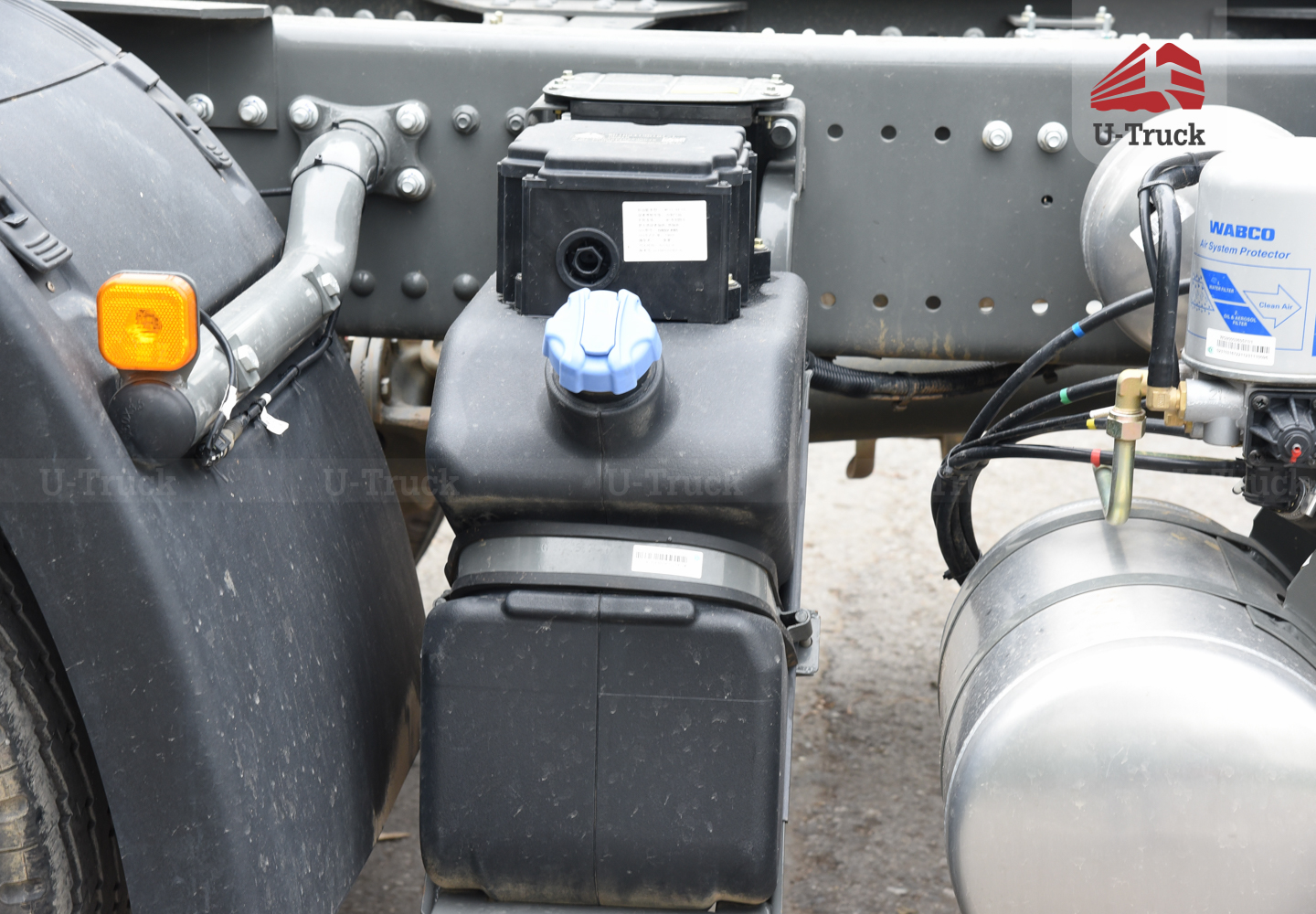 Xe đầu kéo HOWO NX 440 cầu láp