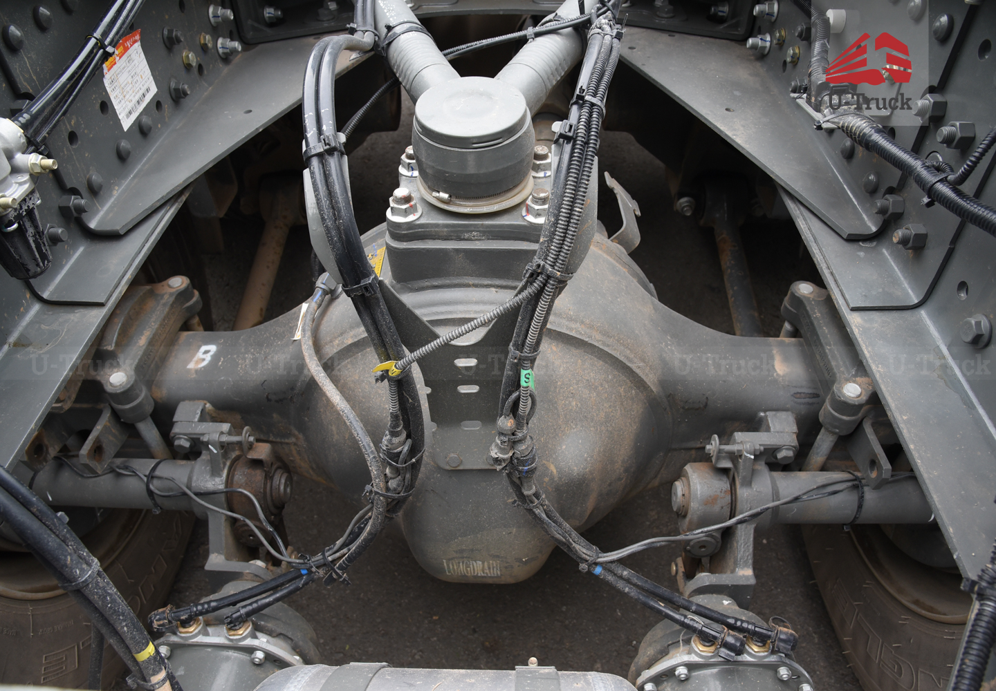 Xe đầu kéo HOWO NX 440 cầu láp