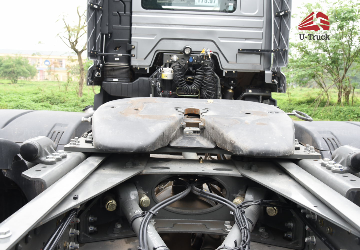 Xe đầu kéo HOWO NX 440 cầu láp