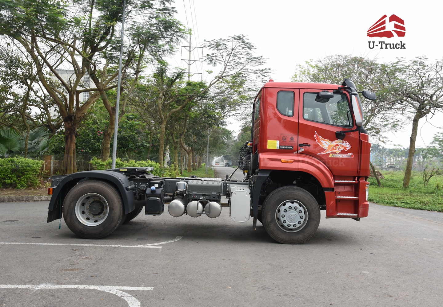 Xe đầu kéo HOWO NX 280 cầu láp