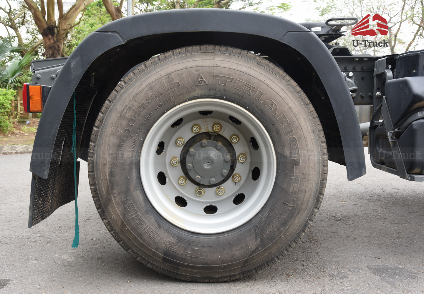 Xe đầu kéo HOWO NX 280 cầu láp