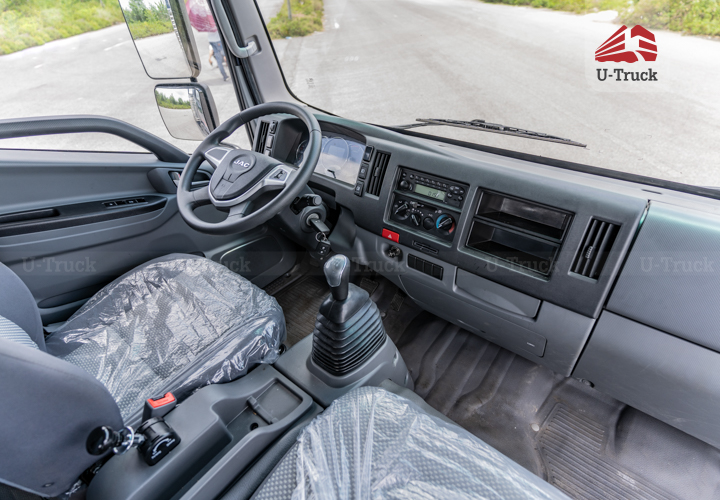 Xe tải JAC N680 Thùng bạt 6T5