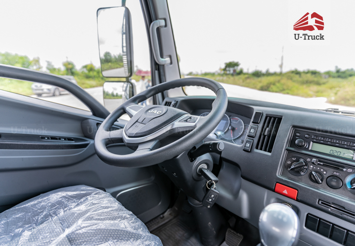 Xe tải JAC N680 Thùng bạt 6T5