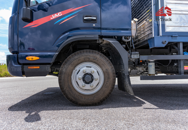 Xe tải JAC N680 Thùng bạt 6T5