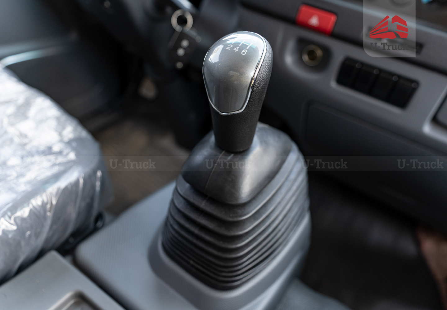 Xe tải JAC N650S Plus Thùng kín 6T4