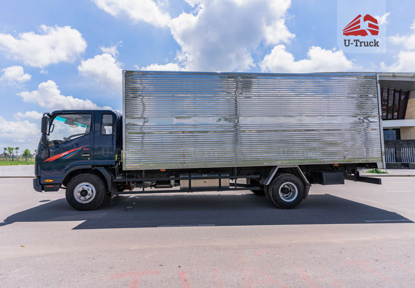 Xe tải JAC N650S Plus Thùng kín 6T4