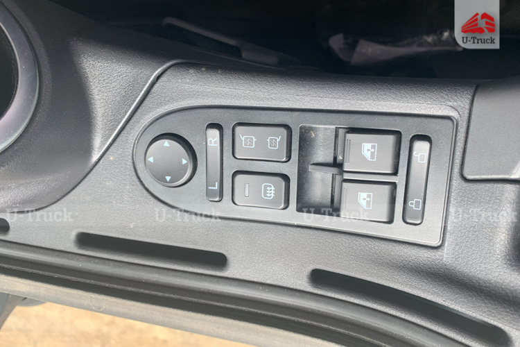 Xe đầu kéo HOWO G7 440 cầu láp