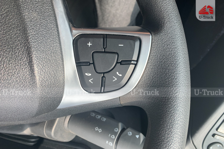 Xe đầu kéo HOWO G7 440 cầu láp