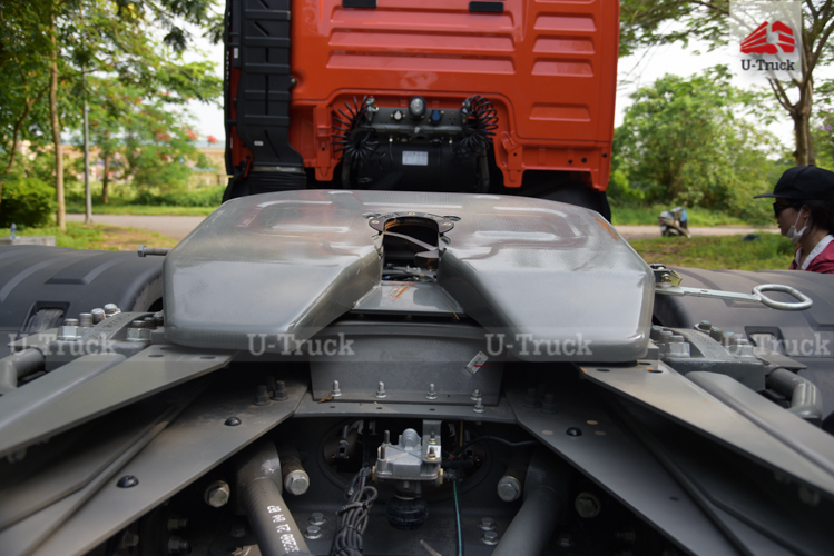 Xe đầu kéo HOWO G7 540 cầu dầu