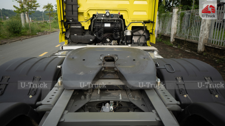 Xe đầu kéo HOWO G7 540 cầu láp