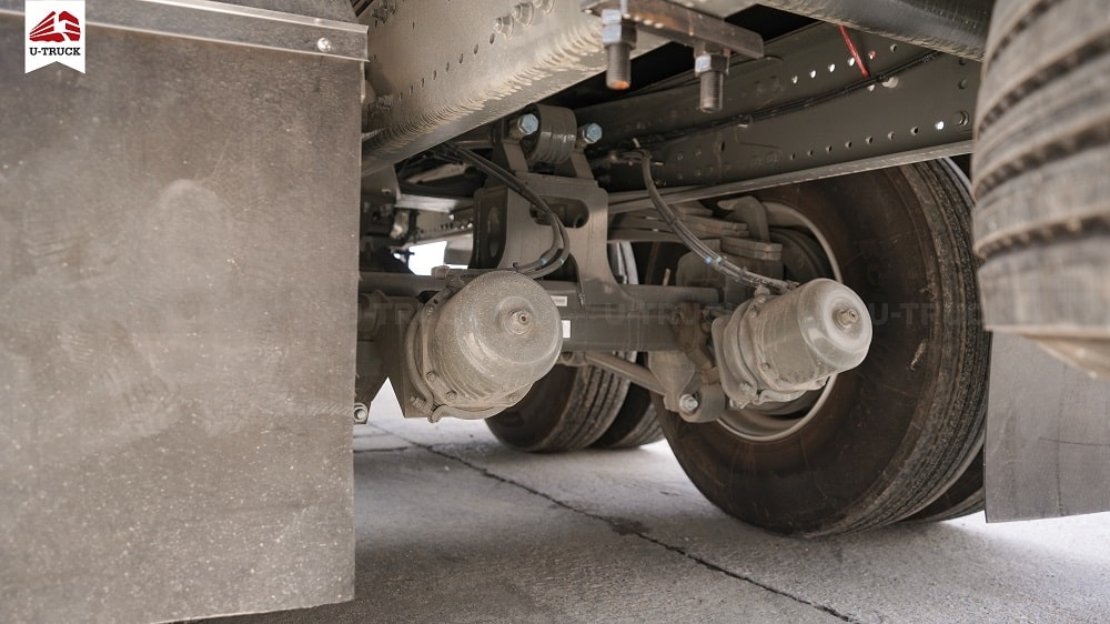 Xe tải HOWO MAX 280 6X2 Khung Mui 9M9 (NEW)