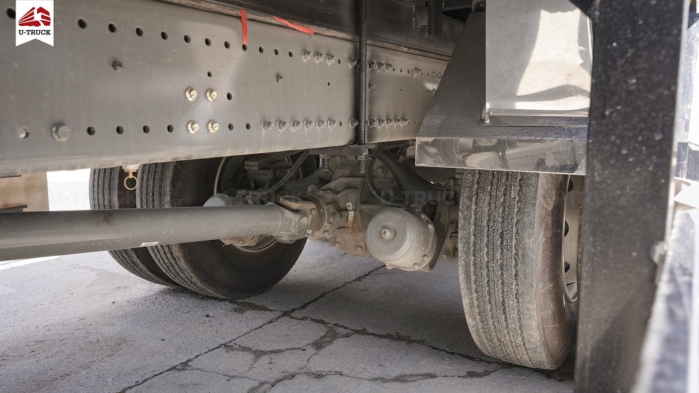 Xe tải HOWO MAX 280 6X2 Khung Mui 9M9 (NEW)