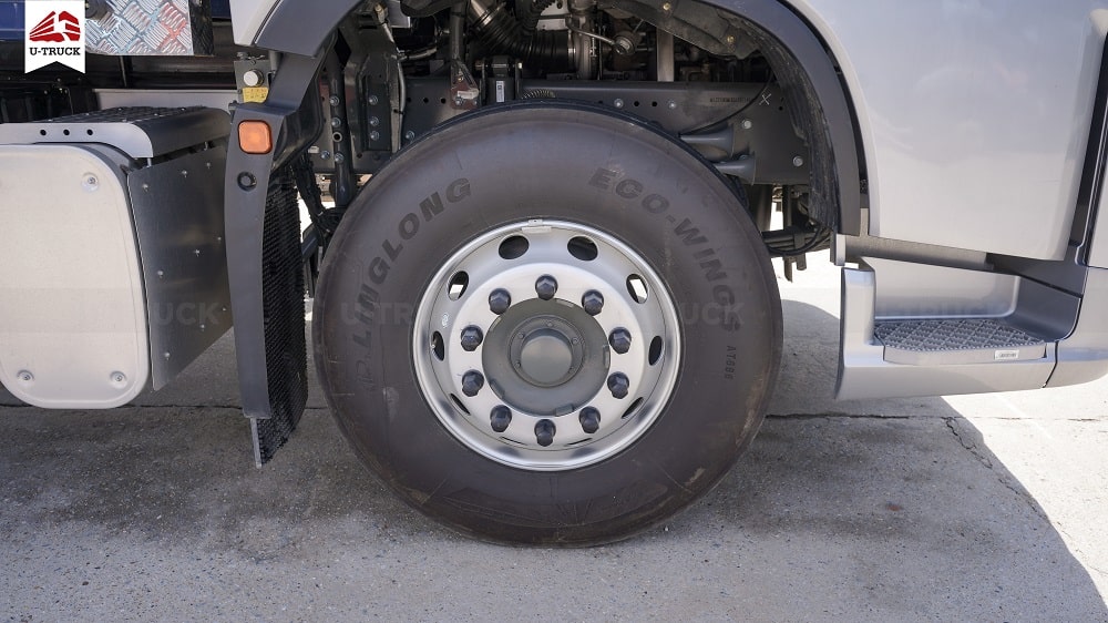 Xe tải HOWO MAX 280 6X2 Khung Mui 9M9 (NEW)