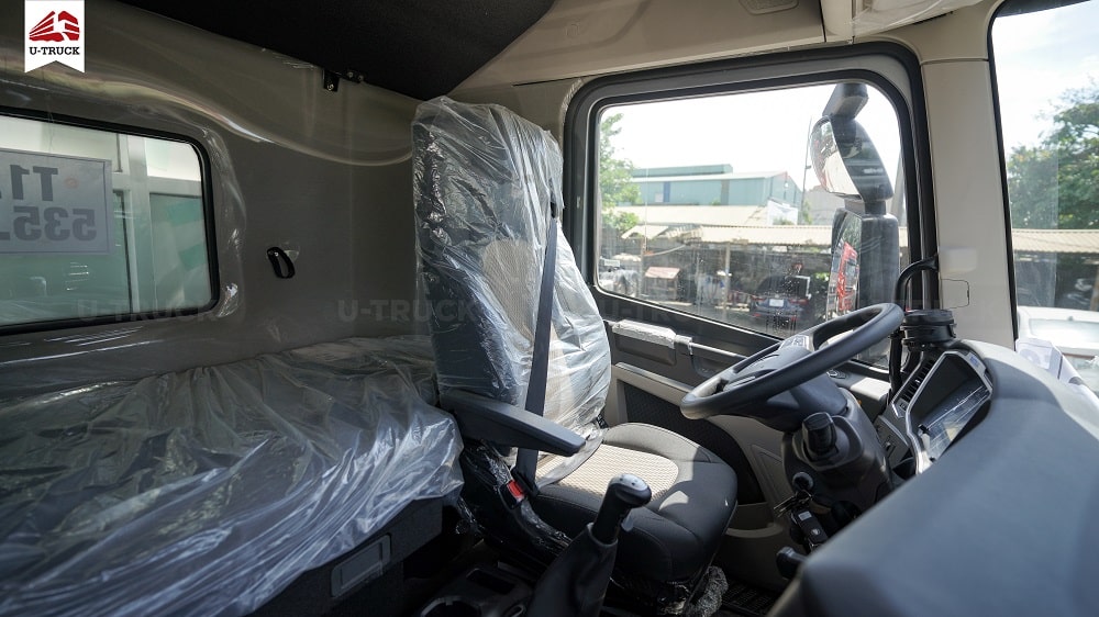 Xe tải HOWO MAX 280 6X2 Khung Mui 9M9 (NEW)