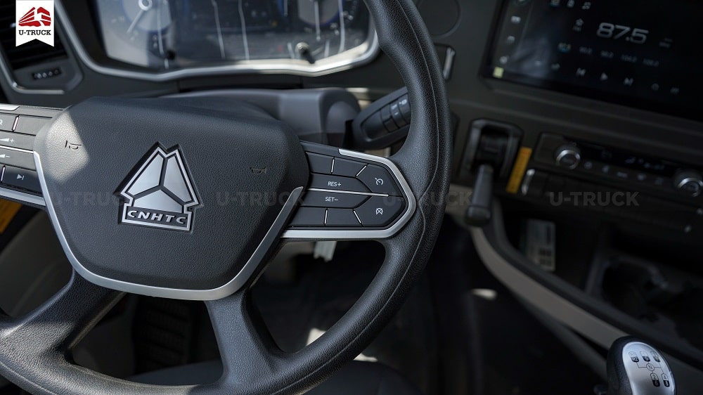 Xe tải HOWO MAX 280 6X2 Khung Mui 9M9 (NEW)