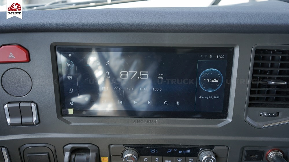 Xe tải HOWO MAX 280 6X2 Khung Mui 9M9 (NEW)