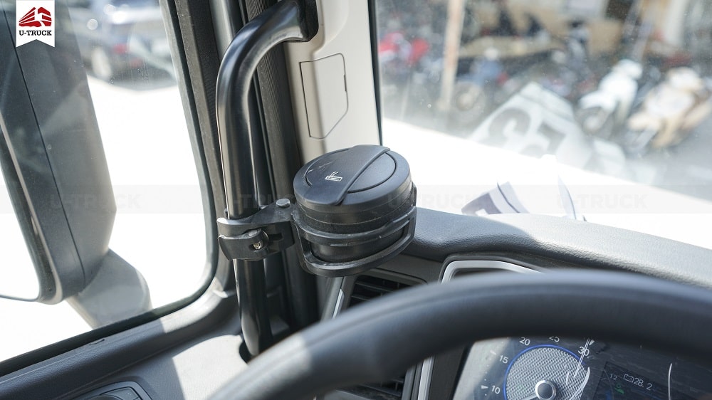 Xe tải HOWO MAX 280 6X2 Khung Mui 9M9 (NEW)