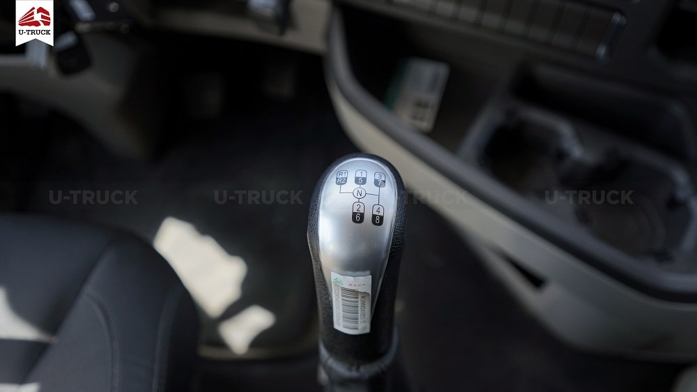 Xe tải HOWO MAX 280 6X2 Khung Mui 9M9 (NEW)