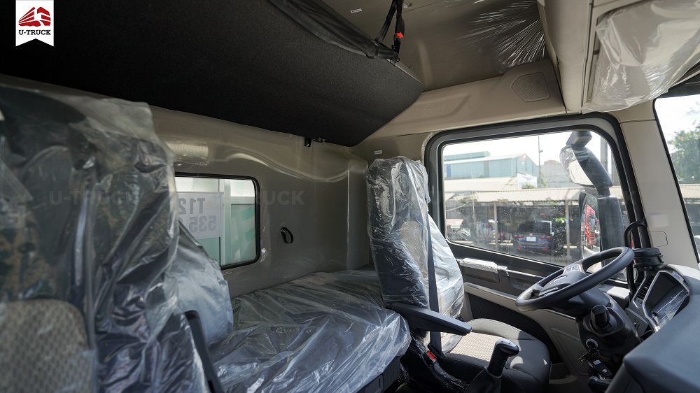 Xe tải HOWO MAX 280 6X2 Khung Mui 9M9 (NEW)