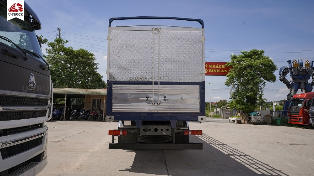 Xe tải HOWO MAX 280 6X2 Khung Mui 9M9 (NEW)