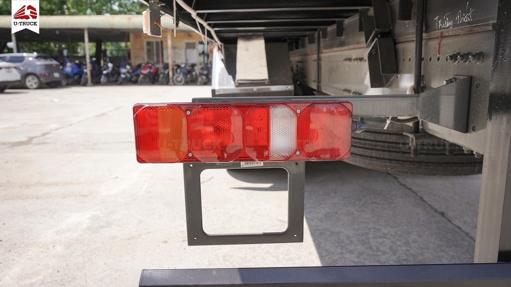 Xe tải HOWO MAX 280 6X2 Khung Mui 9M9 (NEW)