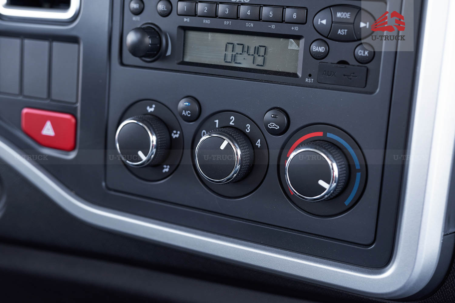 Xe tải JAC H250 E5 thùng kín