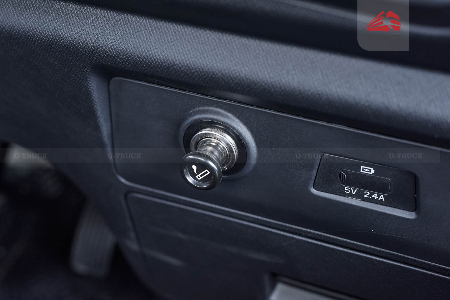 Xe tải JAC H250 E5 thùng kín